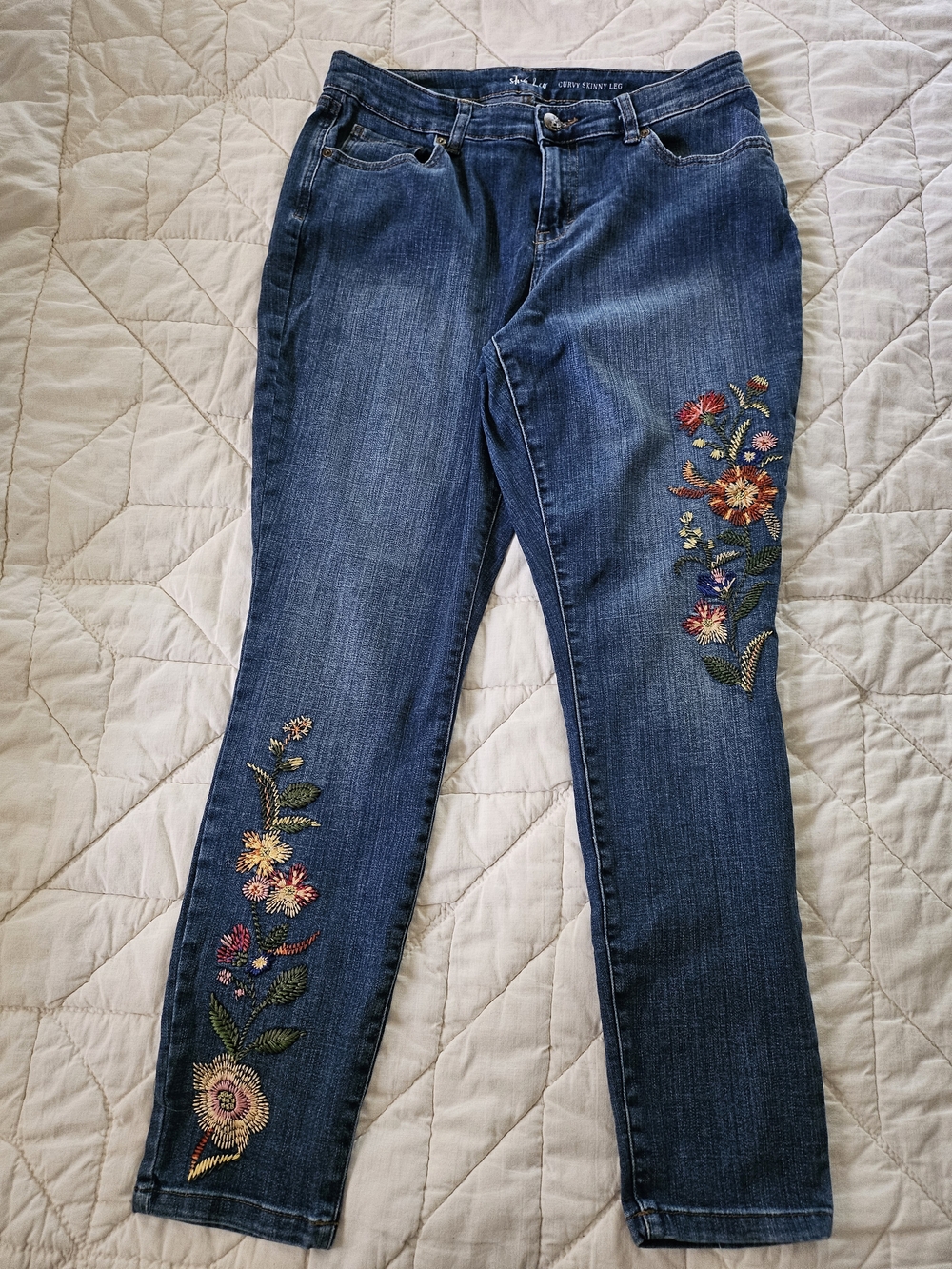 Style & Co. Curvy Skinny Leg- Floral Embroidered Jeans- Size 10 - Picture 2 of 11